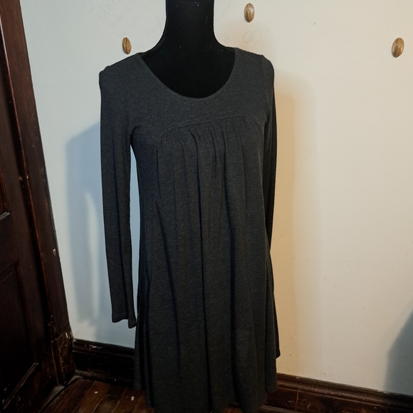 Charcol A-Line Knee-Length Sweater Dress. Plastic Island size Md Partial Ribbing - Picture 2 of 11